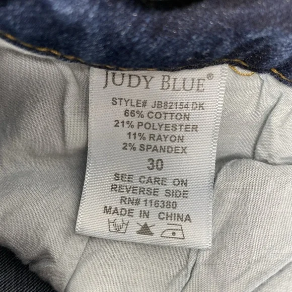 Judy Blue Dark Blue Capris - Picture 6 of 7